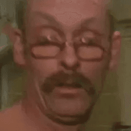 Kees is boos. Zijn kachel doet het niet en dat net vanavond. Na het korte maar krachtige "Aan" doet de kachel het weer, en dat is maar goed ook, want Kees gaat uit!