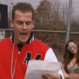 De Nederlandse hip-hopcultuur zit in de lift. Steeds meer jongeren rijmen er ritmisch op los en vertellen hun verhaal het liefst door middel van rappen. Deze poezie laat ook de handen jeuken van het opkomende talent Sjors Peter, die klaar is zijn kwaliteiten met de rest van Nederland te delen.