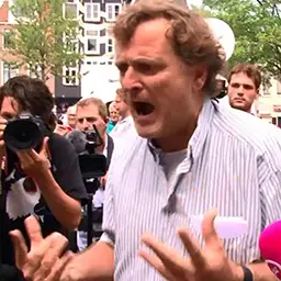 De interviewer van Geenstijl heeft het voor de zekerheid nog maar even gevraagd, maar deze man in Utrecht is echt HEEL ERG BOOS.